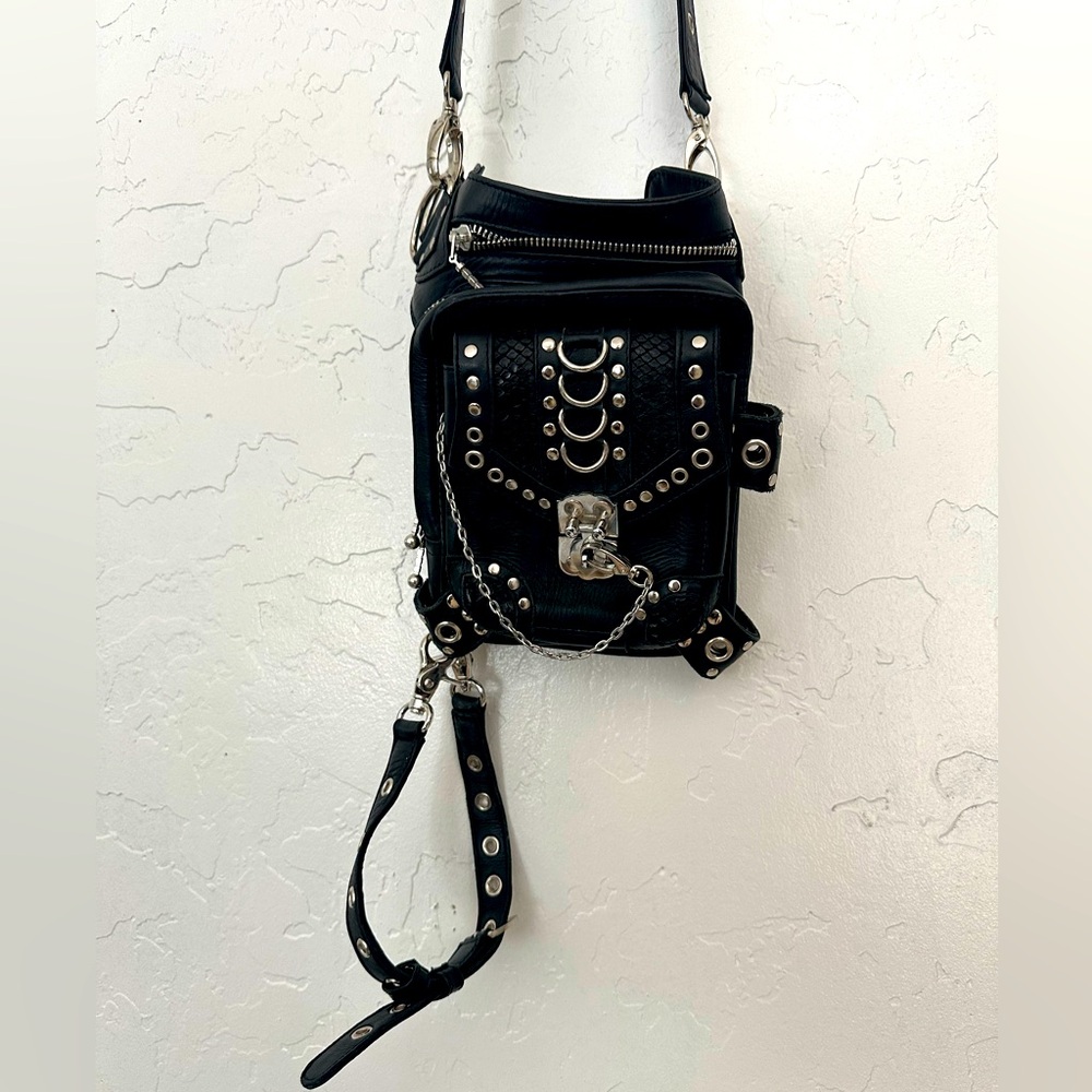 Jungle tribe thigh wrap cross body bag